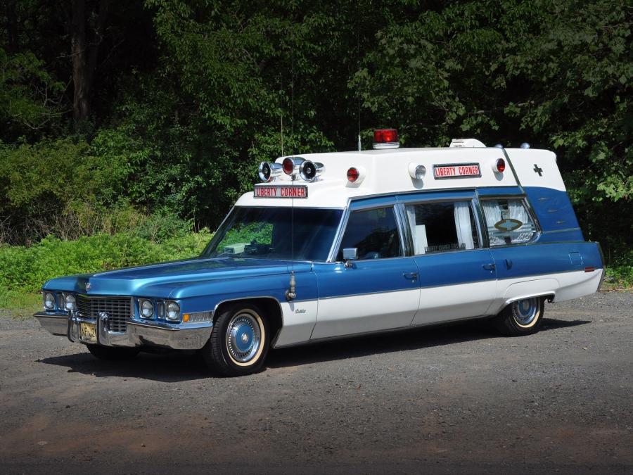 Cadillac 54 Ambulance by Superior 1972 года  (фото 3 из 3)